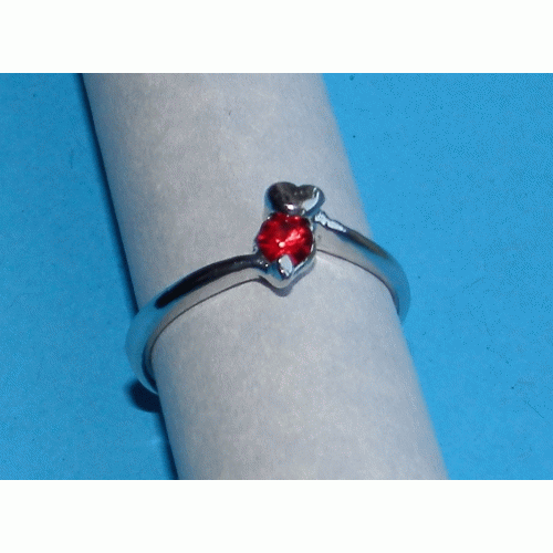 Zilveren ring met rode Swarovski, model AF, maat 17,5