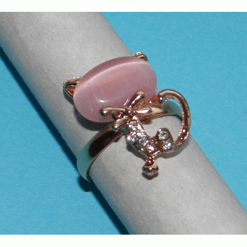 Gouden poes ring met roze kattenoog