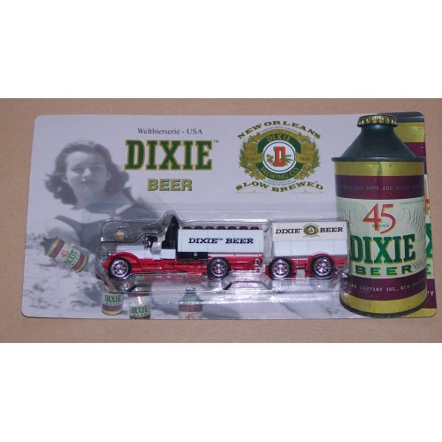 Oldtimer truck met aanhanger met reclame voor Dixie bier