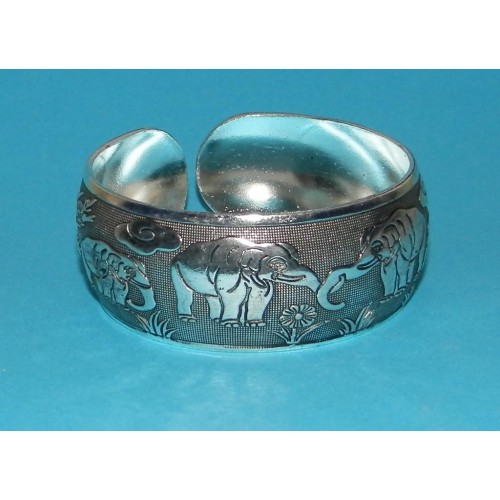 Brede zilveren armband met olifanten - model A