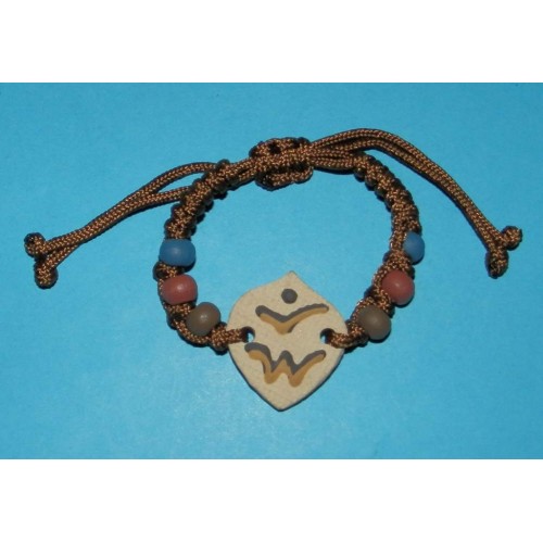 Gevlochten armband met terracotta medaillon - model C