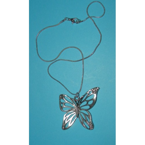 Ketting met zilveren vlinder hanger, model D