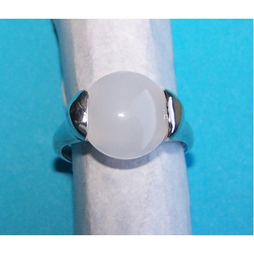 Zilveren ring met melkwitte Agaat, model H, maat 18