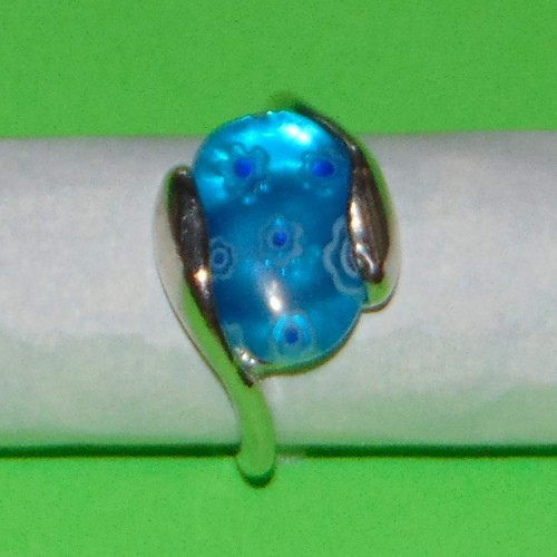 Zilveren ring met blauwe millefiori, maat 17