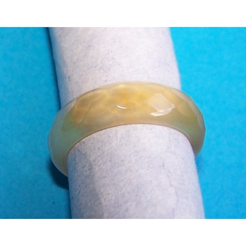 Gefacetteerde oranje-gele Agaat ring, 5mm breed, maat 17