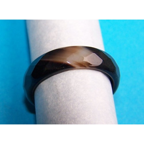 Gefacetteerde geaderde zwarte Agaat ring, 5mm breed, maat 18,5